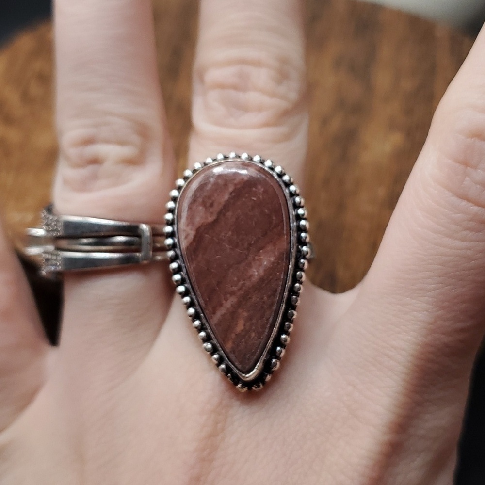 R265‎ 9.5 sandstone jasper ring
